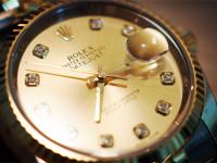 勞力士腕表表殼破裂原因解析（保養與維修注意事項）