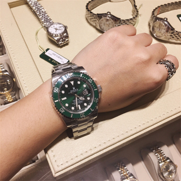 勞力士表殼有劃痕解決方法盤點(diǎn)(圖) 勞力士表殼有劃痕解決方法盤點(diǎn)(圖)